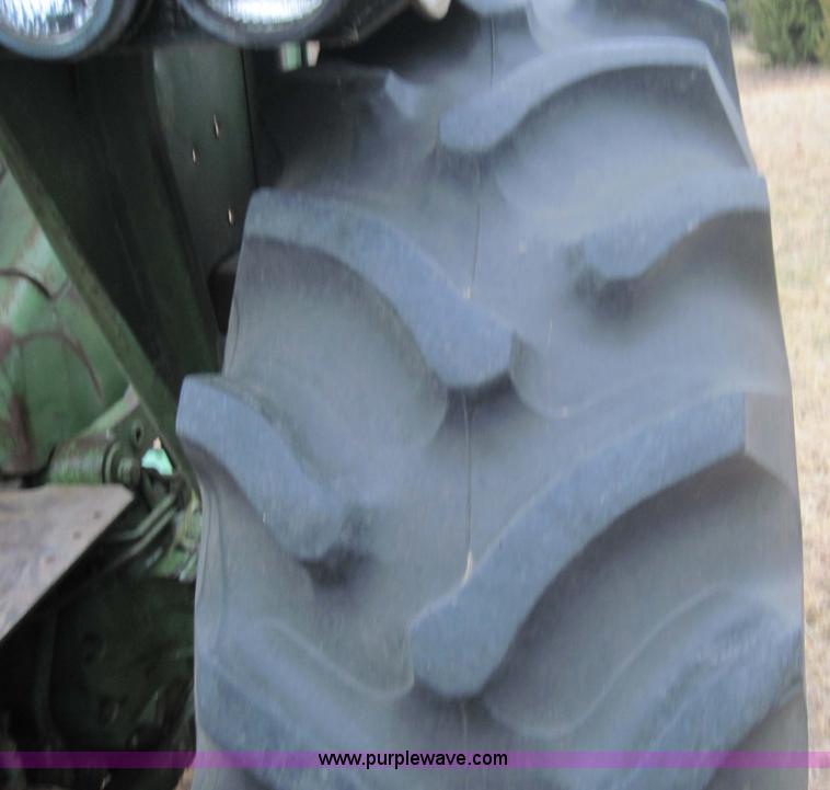 image for item 3174 John Deere 3020