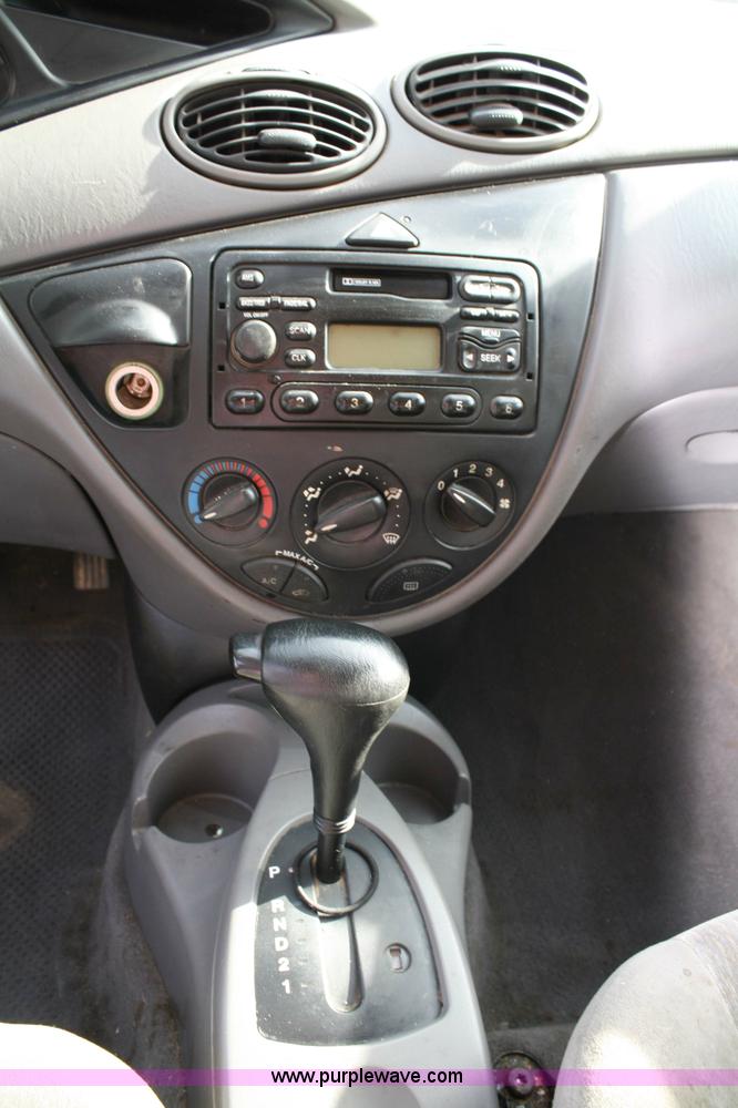 image for item 4715 2001 Ford Focus