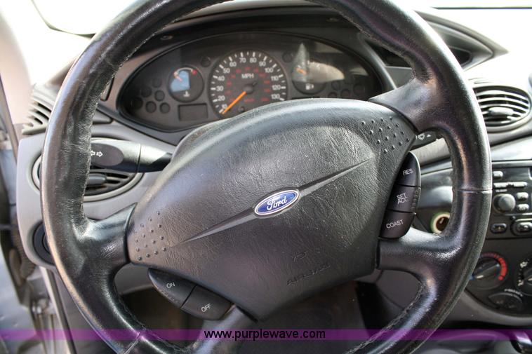 image for item 4715 2001 Ford Focus