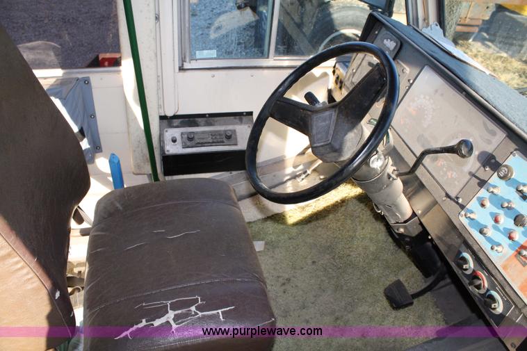 image for item 4774 1993 Chevrolet P30 bus