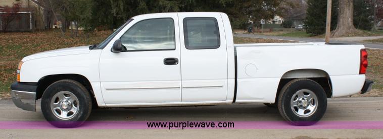 image for item 4791 2003 Chevrolet Silverado C1500 extended cab pickup truck
