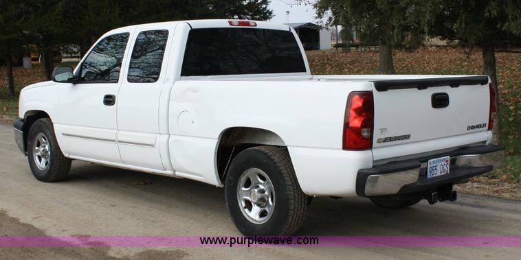 image for item 4791 2003 Chevrolet Silverado C1500 extended cab pickup truck