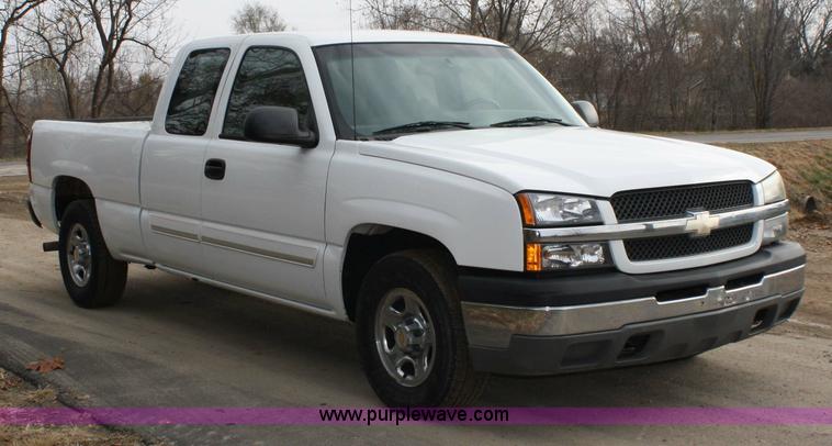 image for item 4791 2003 Chevrolet Silverado C1500 extended cab pickup truck