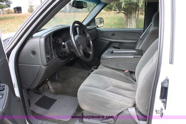 image for item 4791 2003 Chevrolet Silverado C1500 extended cab pickup truck