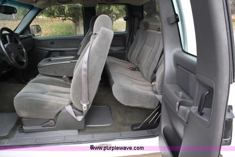 image for item 4791 2003 Chevrolet Silverado C1500 extended cab pickup truck