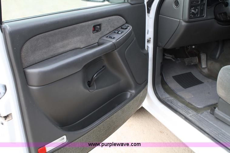 image for item 4791 2003 Chevrolet Silverado C1500 extended cab pickup truck