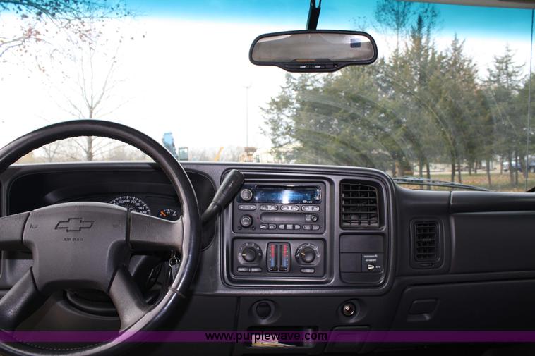 image for item 4791 2003 Chevrolet Silverado C1500 extended cab pickup truck