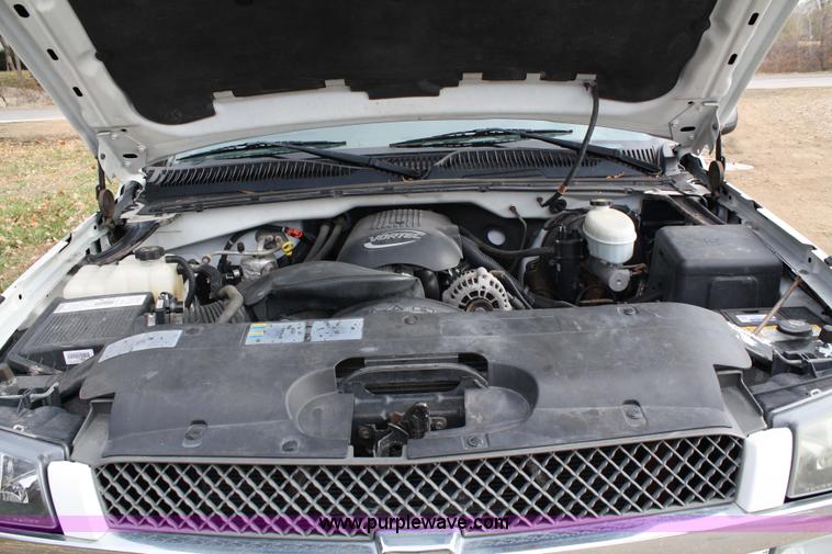 image for item 4791 2003 Chevrolet Silverado C1500 extended cab pickup truck