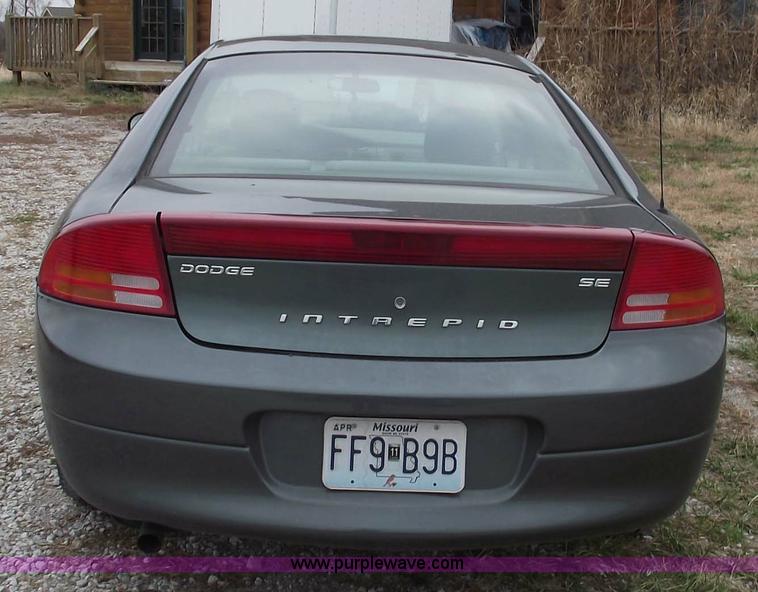 image for item 5538 2004 Dodge Intrepid SE