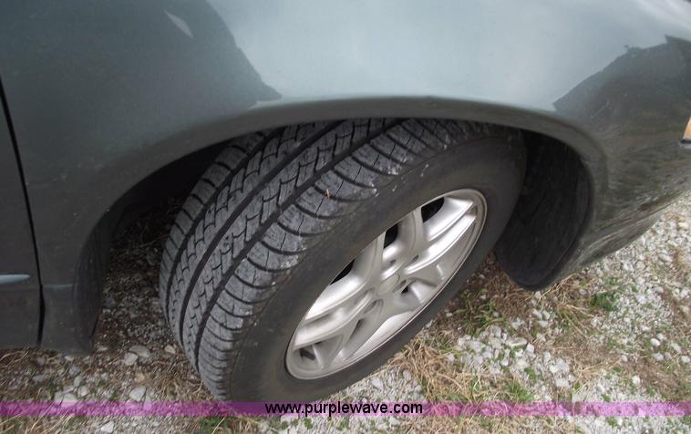 image for item 5538 2004 Dodge Intrepid SE