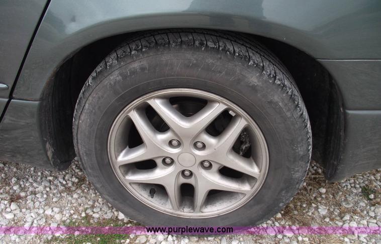 image for item 5538 2004 Dodge Intrepid SE