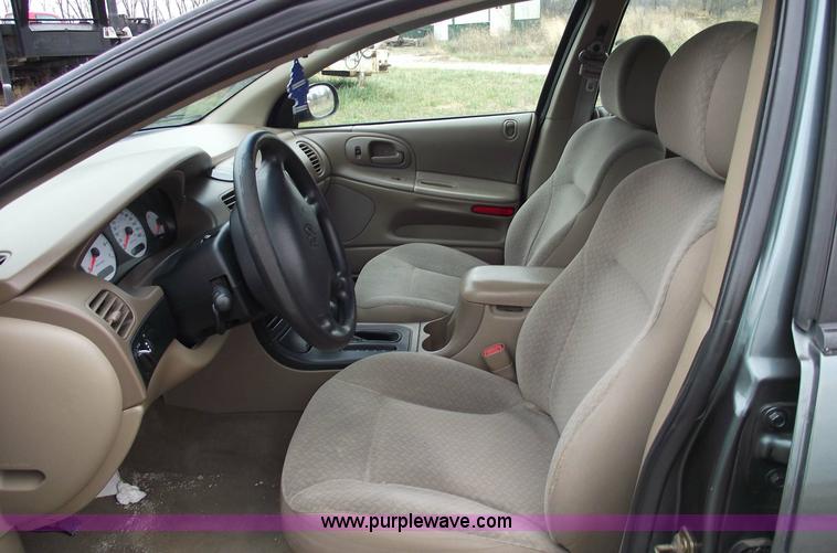 image for item 5538 2004 Dodge Intrepid SE