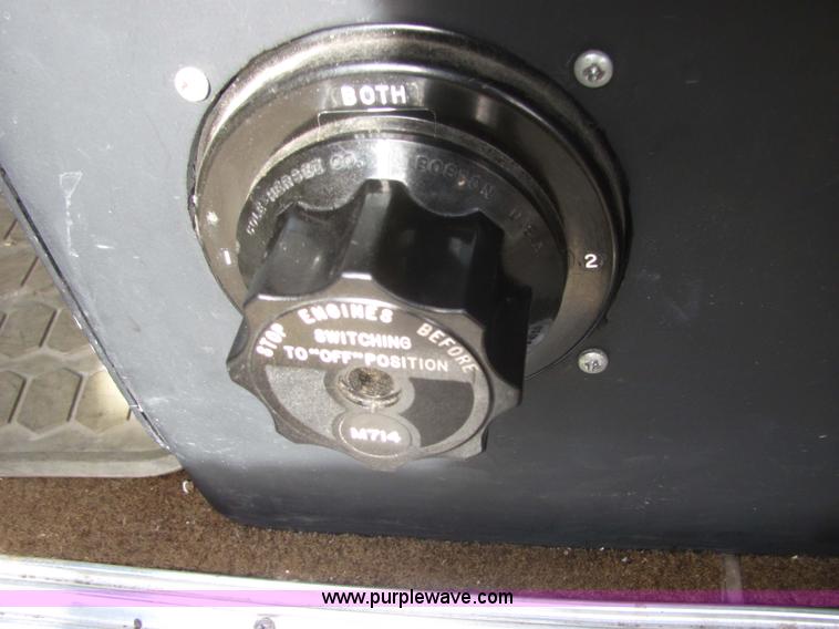 image for item 6753 1989 Ford E350 ambulance