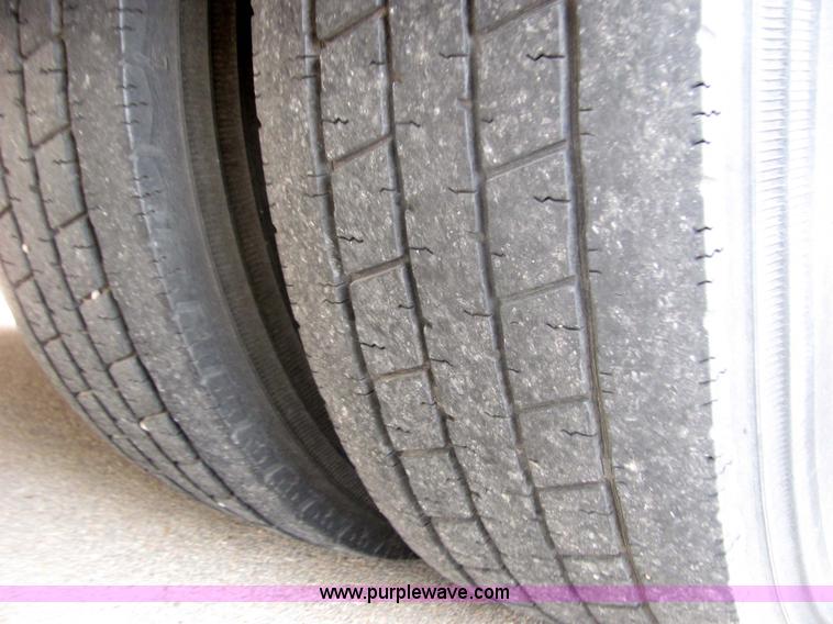 image for item 6753 1989 Ford E350 ambulance