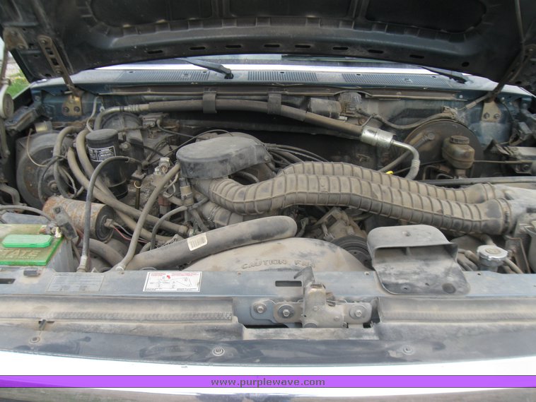 image for item 7116 1993 Ford F150 XLT pickup