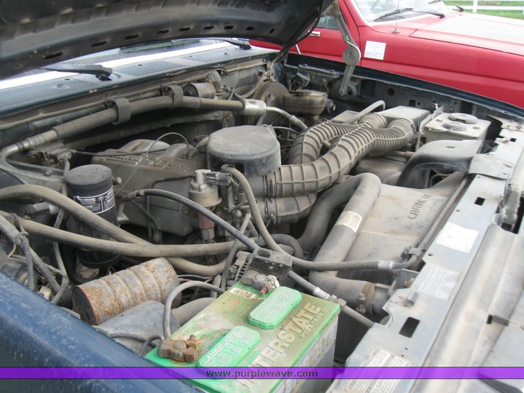 image for item 7116 1993 Ford F150 XLT pickup