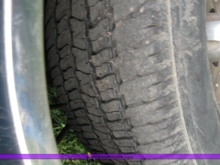 image for item 7116 1993 Ford F150 XLT pickup