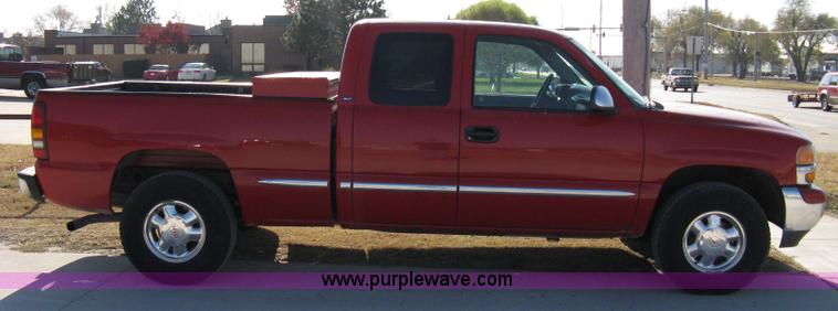 image for item 8065 1999 GMC Sierra K1500 SLT extended cab pickup truck
