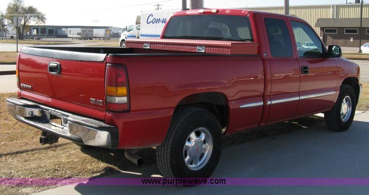 image for item 8065 1999 GMC Sierra K1500 SLT extended cab pickup truck