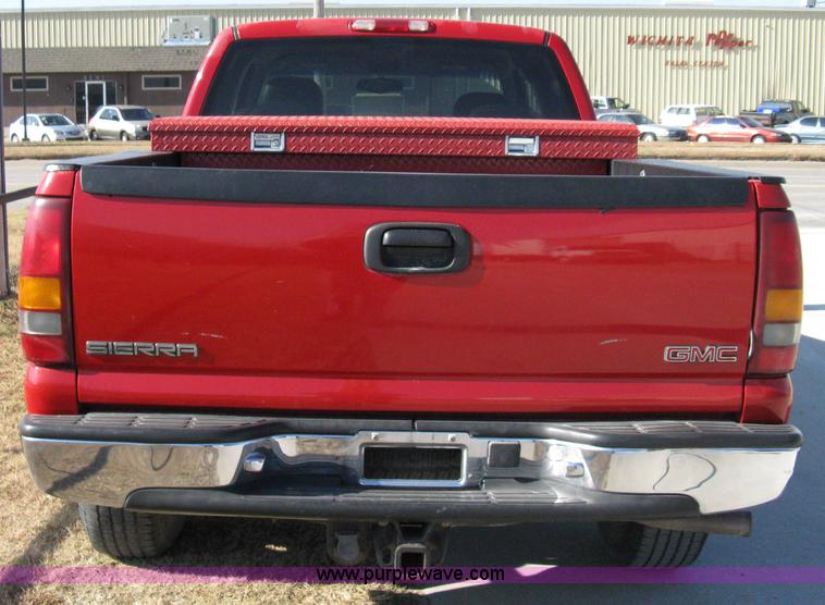 image for item 8065 1999 GMC Sierra K1500 SLT extended cab pickup truck