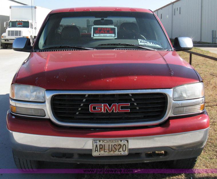 image for item 8065 1999 GMC Sierra K1500 SLT extended cab pickup truck