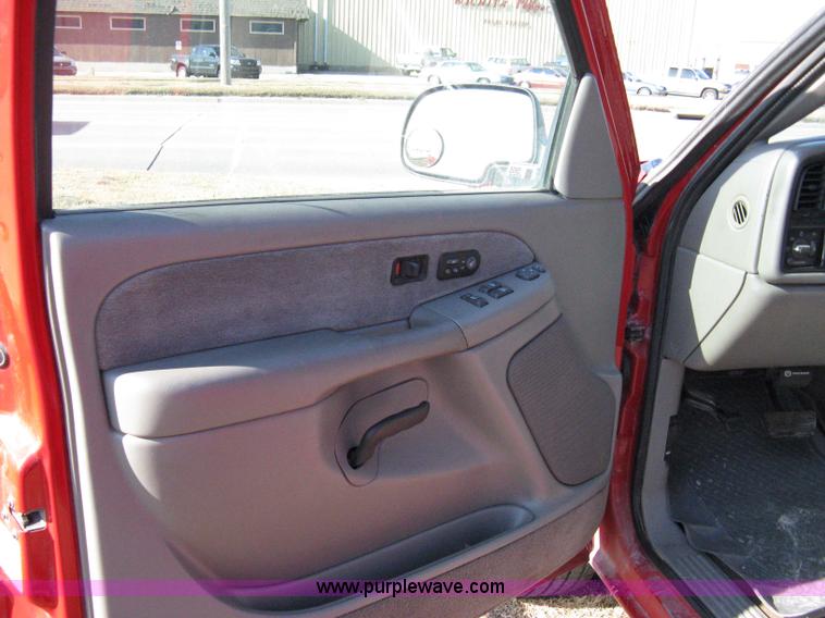 image for item 8065 1999 GMC Sierra K1500 SLT extended cab pickup truck