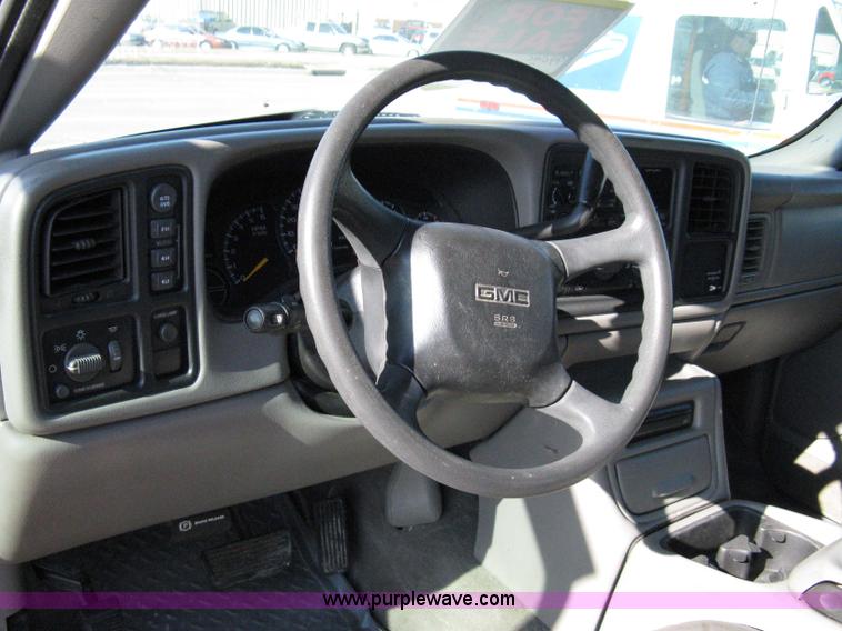 image for item 8065 1999 GMC Sierra K1500 SLT extended cab pickup truck