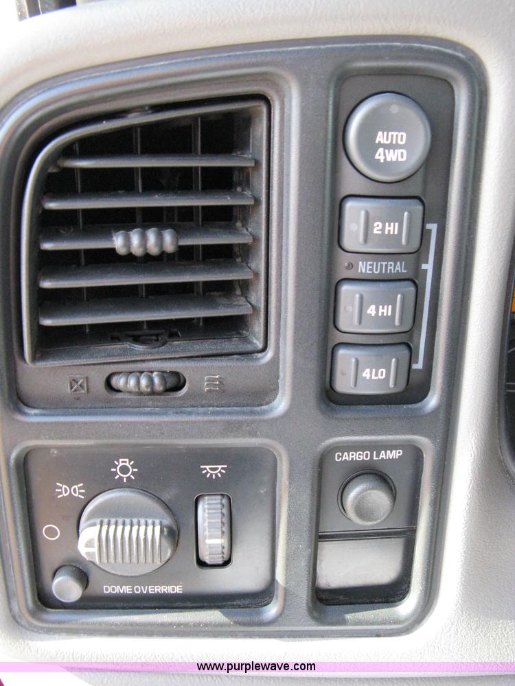 image for item 8065 1999 GMC Sierra K1500 SLT extended cab pickup truck