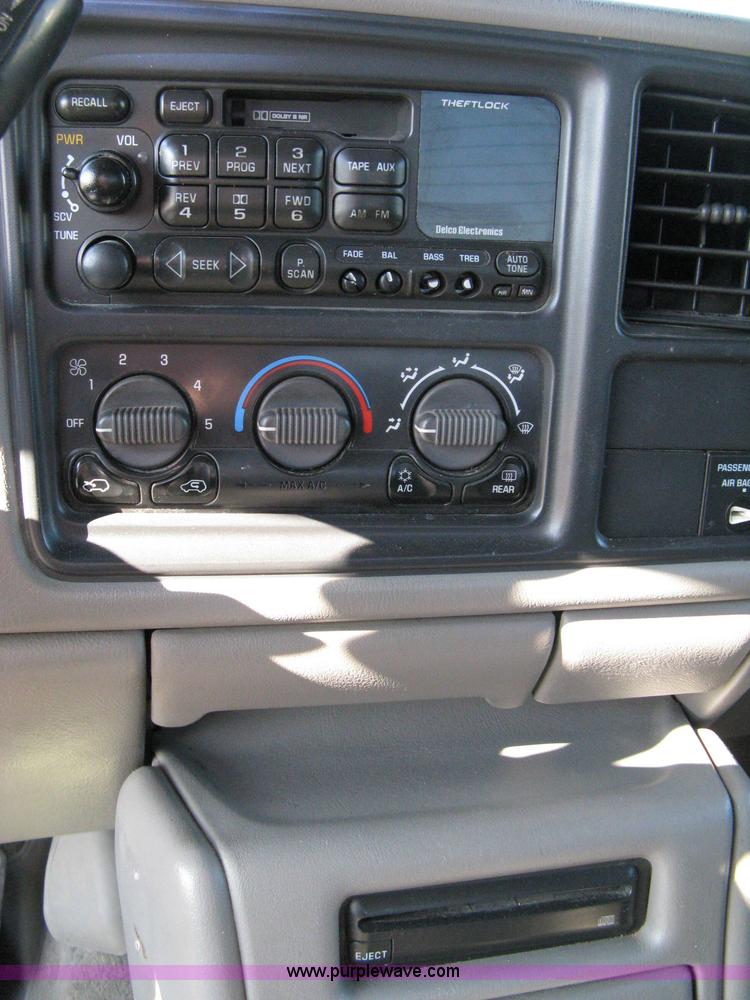 image for item 8065 1999 GMC Sierra K1500 SLT extended cab pickup truck