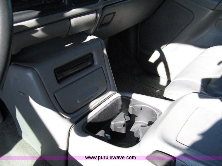 image for item 8065 1999 GMC Sierra K1500 SLT extended cab pickup truck