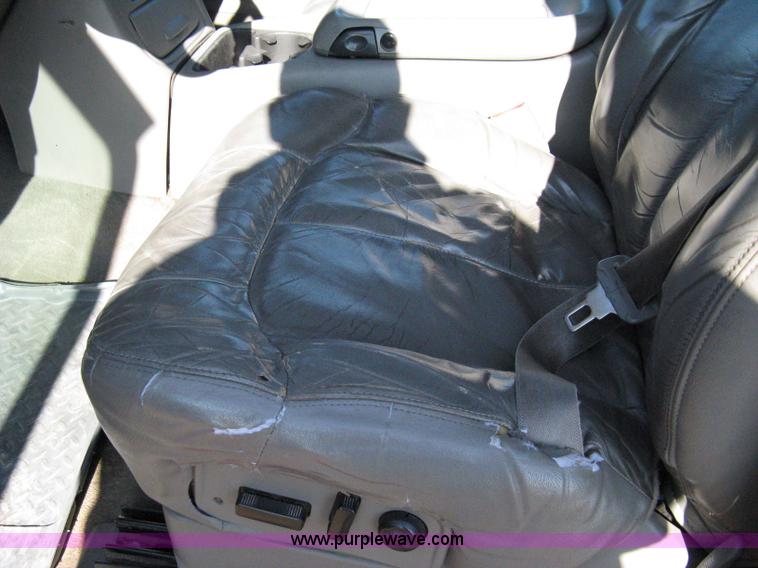 image for item 8065 1999 GMC Sierra K1500 SLT extended cab pickup truck