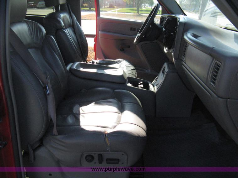 image for item 8065 1999 GMC Sierra K1500 SLT extended cab pickup truck