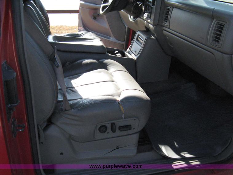 image for item 8065 1999 GMC Sierra K1500 SLT extended cab pickup truck