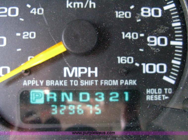 image for item 8065 1999 GMC Sierra K1500 SLT extended cab pickup truck