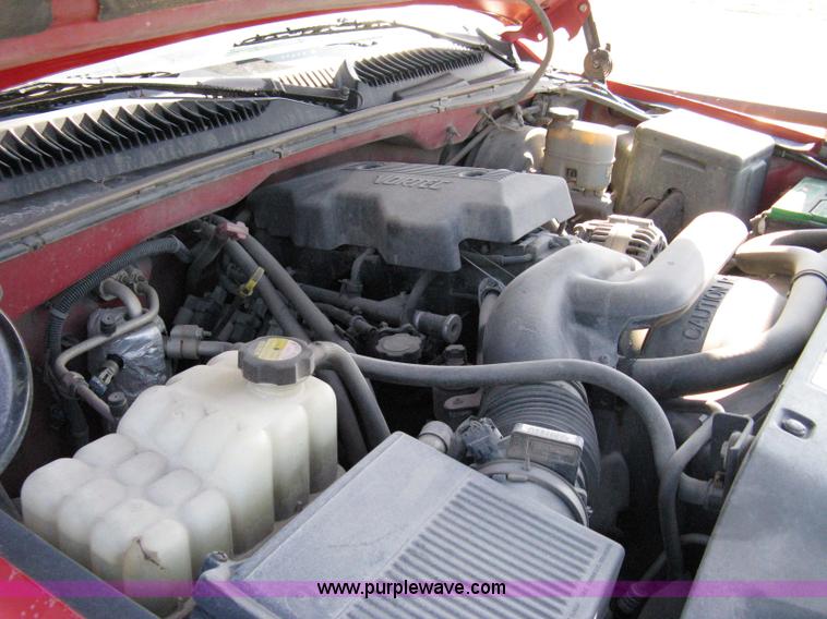 image for item 8065 1999 GMC Sierra K1500 SLT extended cab pickup truck