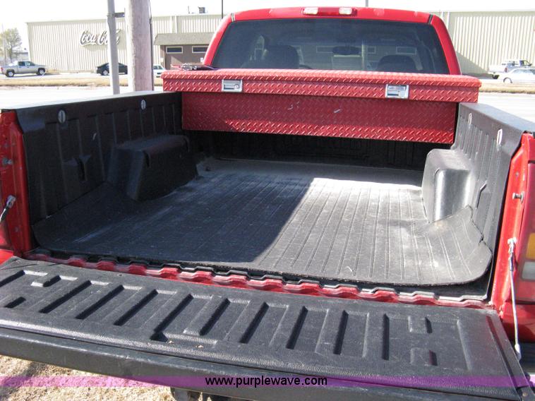 image for item 8065 1999 GMC Sierra K1500 SLT extended cab pickup truck