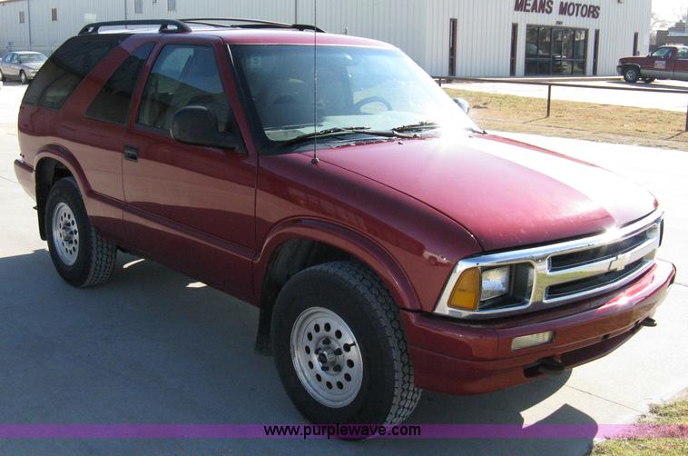 image for item 8066 1996 Chevrolet Blazer