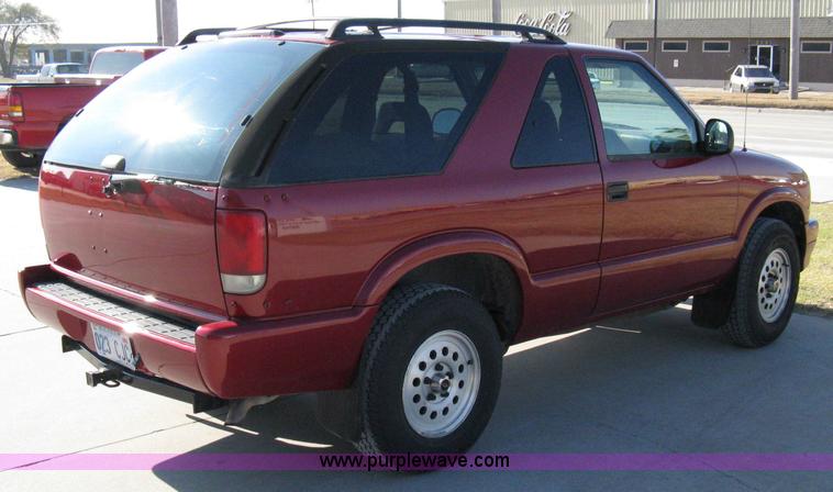 image for item 8066 1996 Chevrolet Blazer