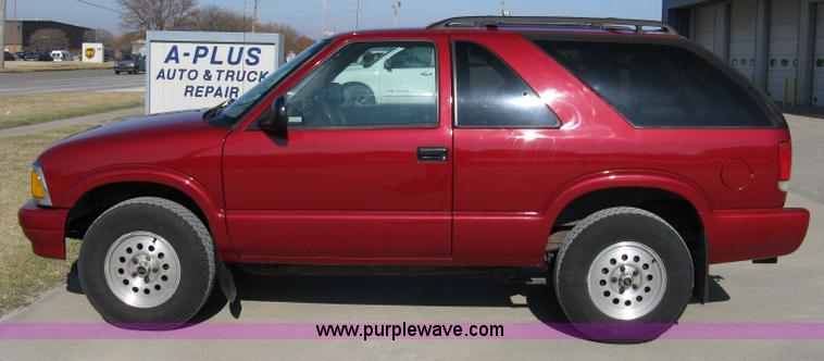 image for item 8066 1996 Chevrolet Blazer