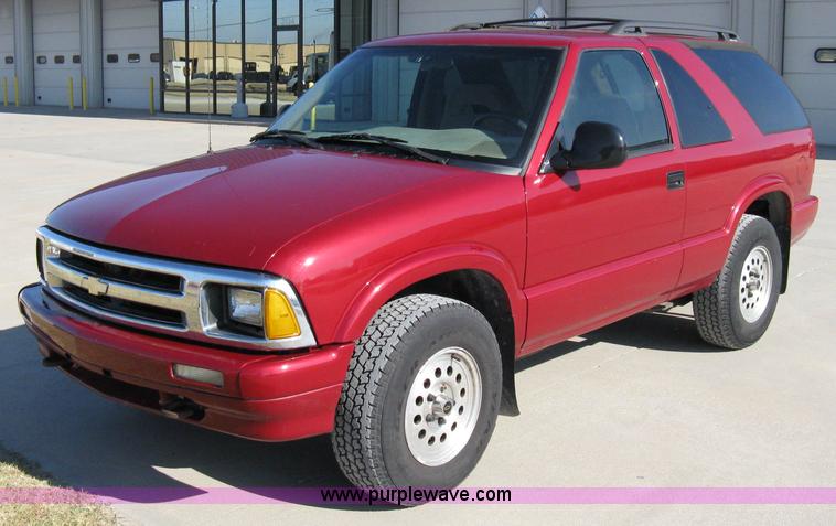 image for item 8066 1996 Chevrolet Blazer