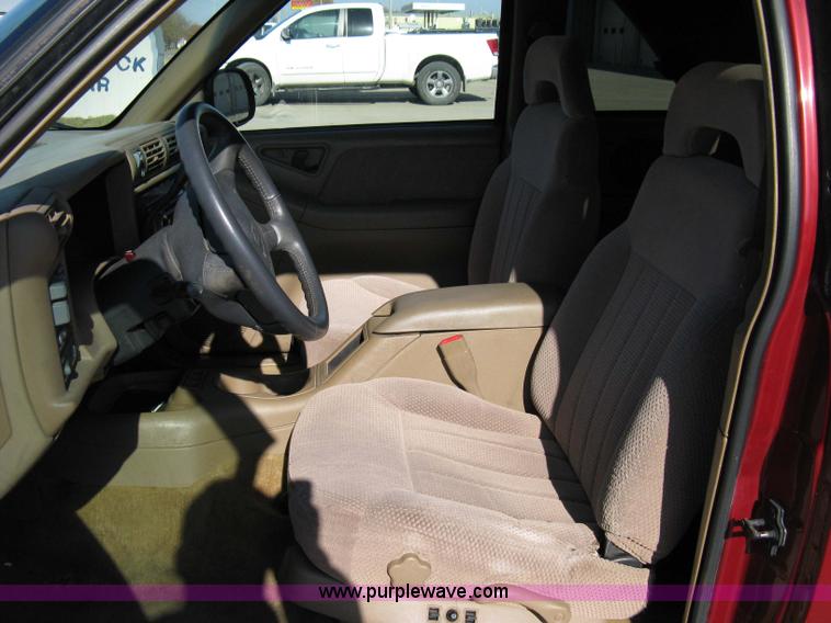 image for item 8066 1996 Chevrolet Blazer