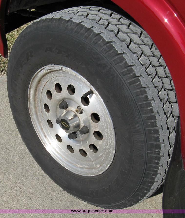 image for item 8066 1996 Chevrolet Blazer