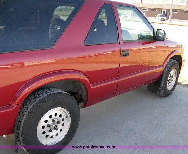 image for item 8066 1996 Chevrolet Blazer