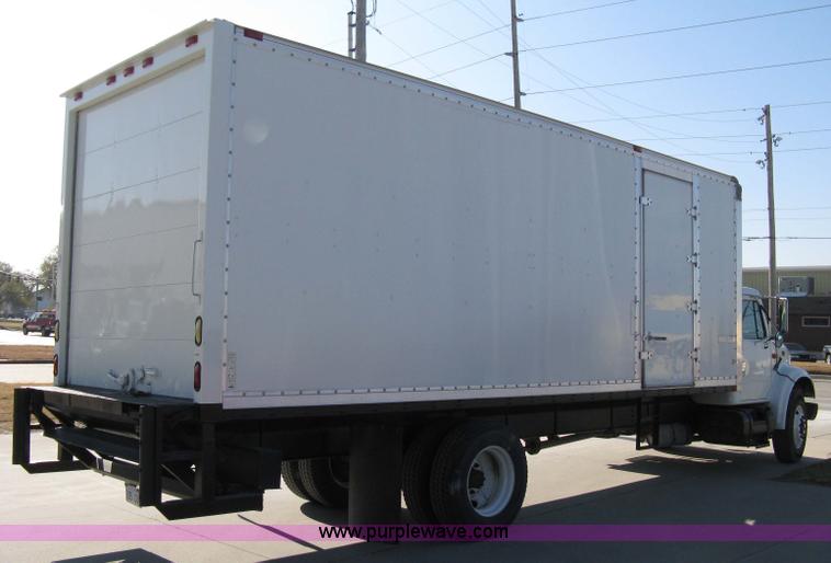 image for item 8067 1996 International 4700 box truck