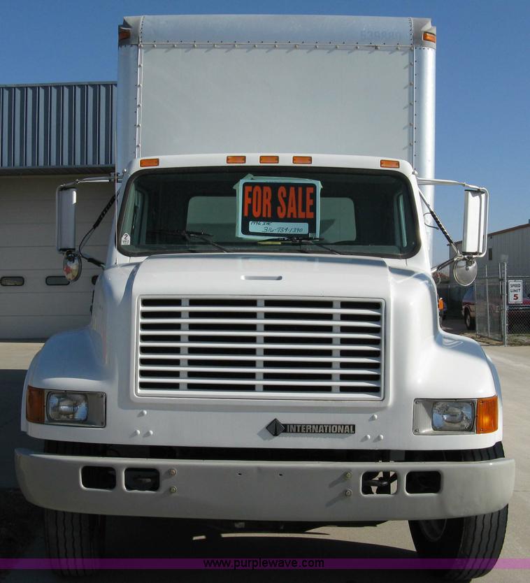 image for item 8067 1996 International 4700 box truck