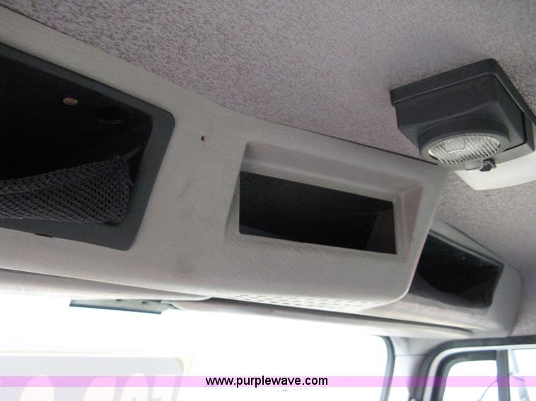 image for item 8067 1996 International 4700 box truck