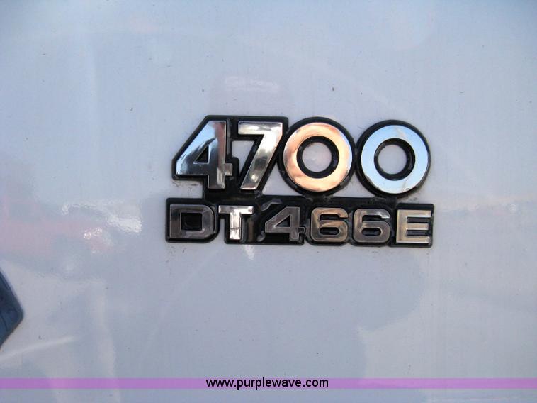 image for item 8067 1996 International 4700 box truck