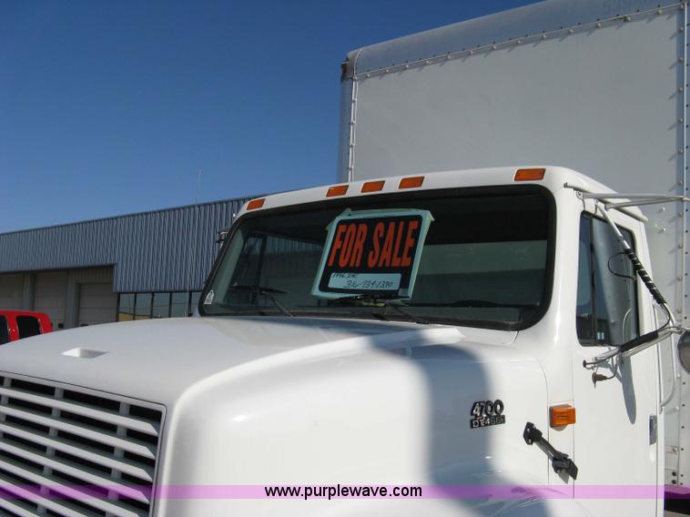 image for item 8067 1996 International 4700 box truck
