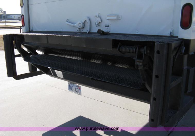 image for item 8067 1996 International 4700 box truck