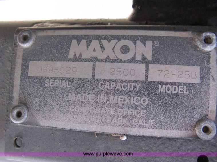 image for item 8067 1996 International 4700 box truck